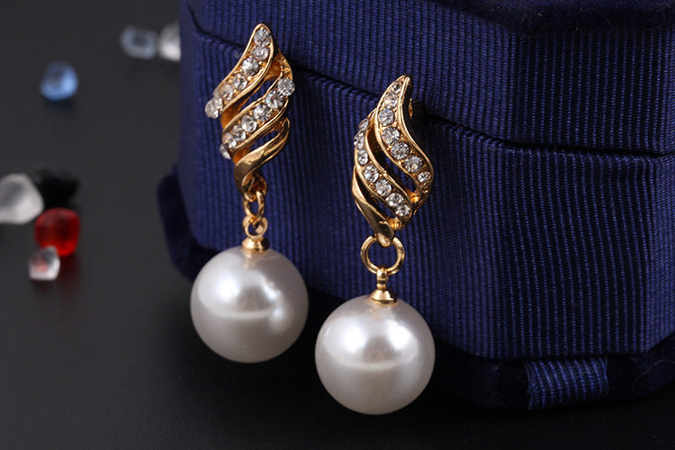 Pearl Stud Necklace Set - URBAN METRO