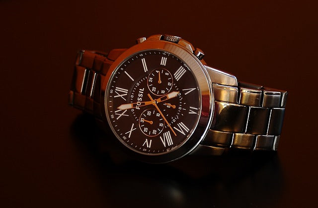 “Classic men’s wrist watch – Urban Metro”  “Elegant women’s rose gold wrist watch”  “Smart watch with fitness tracking”