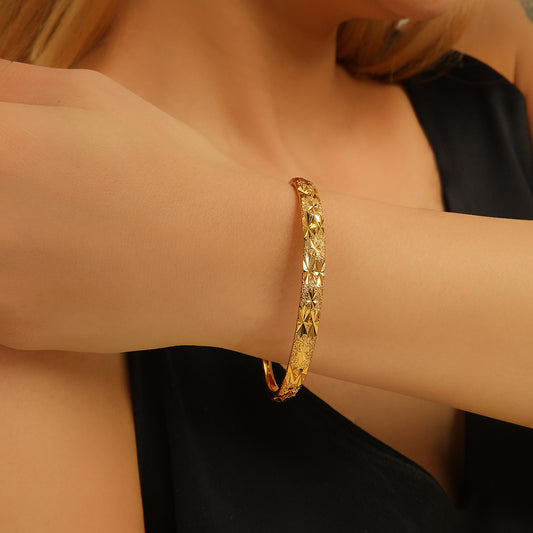 1pcsVintage Gold-plated 18k Delicate Pattern Bracelet, Sand Gold Women's Open Bracelet, Suitable For Daily Wear Holiday Gifts - URBAN METRO