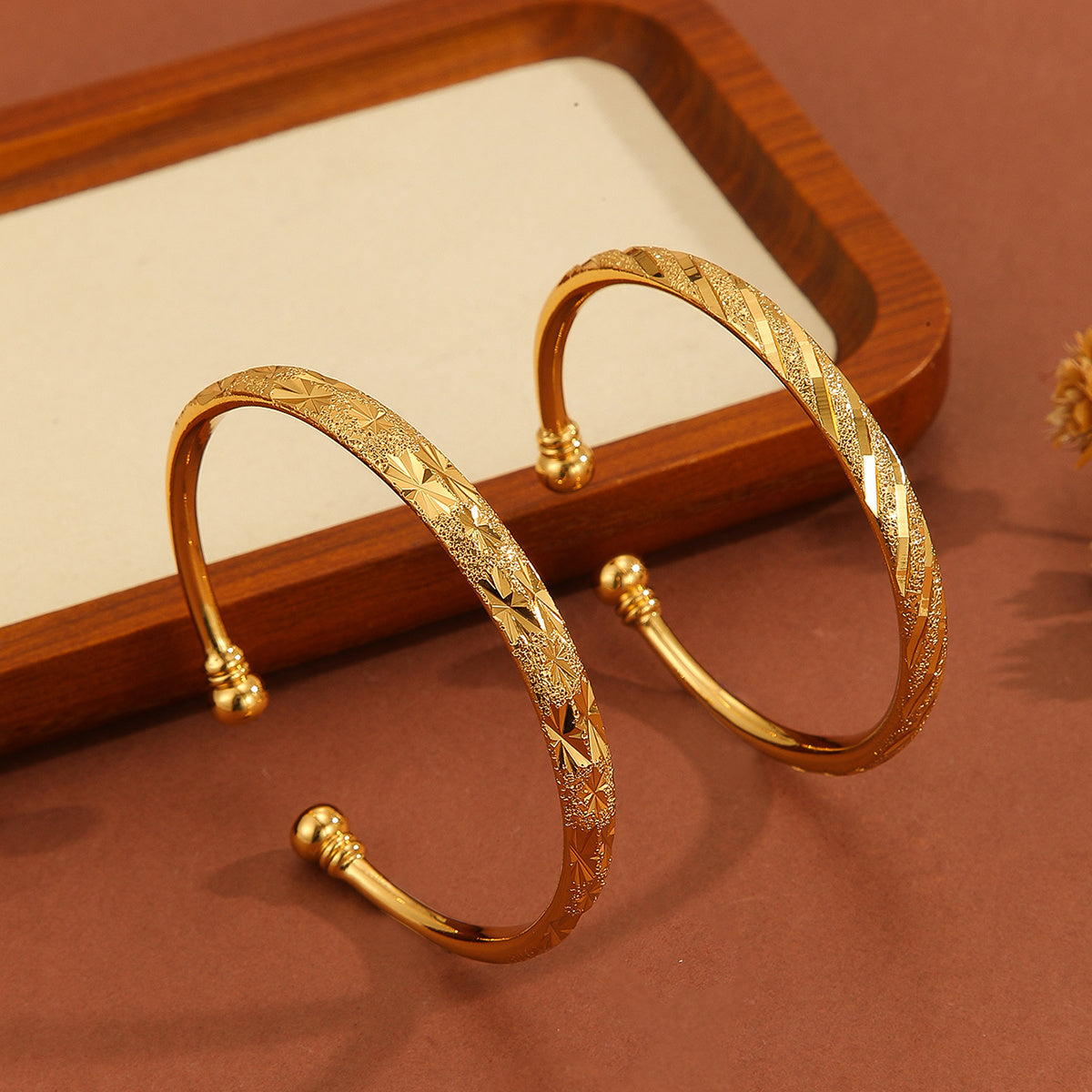 1pcsVintage Gold-plated 18k Delicate Pattern Bracelet, Sand Gold Women's Open Bracelet, Suitable For Daily Wear Holiday Gifts - URBAN METRO