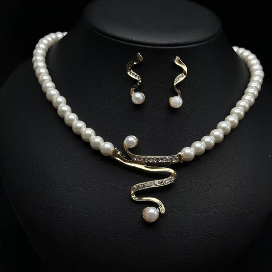Fashion Personality Deep V Clavicle Pearl Pendant Suit - URBAN METRO