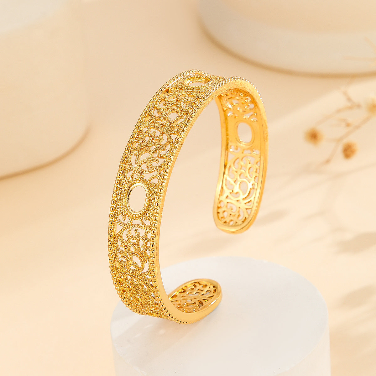 1pcs Luxury Style Gold Bracelet Hollowed Out Lace Flower Design Wedding Gold Jewelry - URBAN METRO